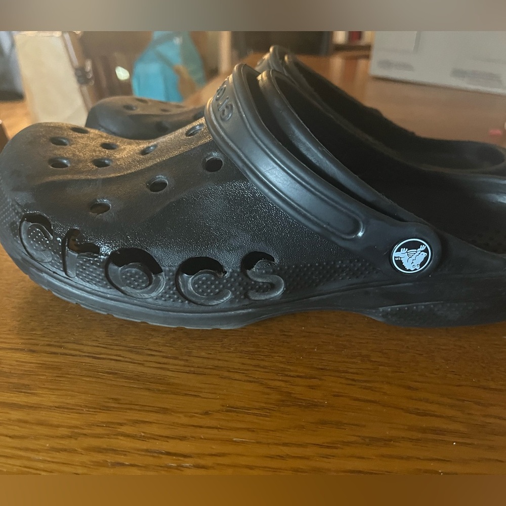 M10/W12 CROCS Classic Black Slip-On Clogs